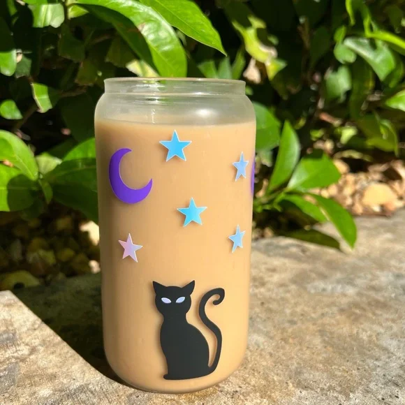 cat cup 🐈‍⬛🫧🛸 w/ lid & straw - Picture 2 of 3